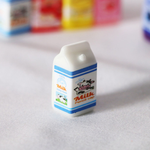 Молоко в пакете для кукол Миниатюра 1:12 фото 2 Молоко в пакете для кукол Миниатюра 1:12 фото 2
