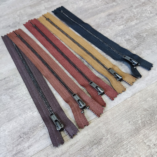 Молния металлическая №3 17 см зубья черные YKK Япония