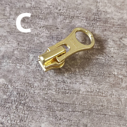 Бегунок с пуллером для молнии №3 YKK, цвет золото фото 18 Бегунок с пуллером для молнии №3 YKK, цвет золото фото 18