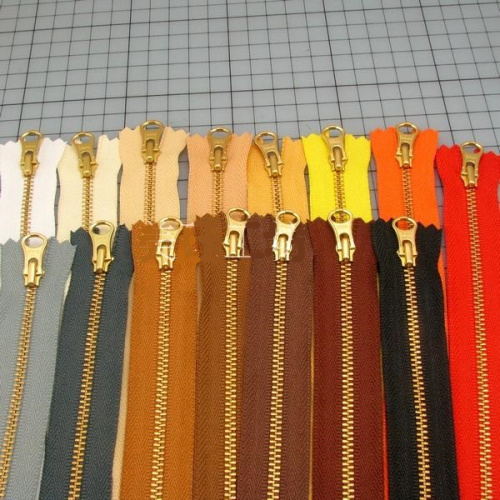 Молния металлическая №3 30см зубья под золото YKK Япония Молния металлическая №3 30см зубья под золото YKK Япония