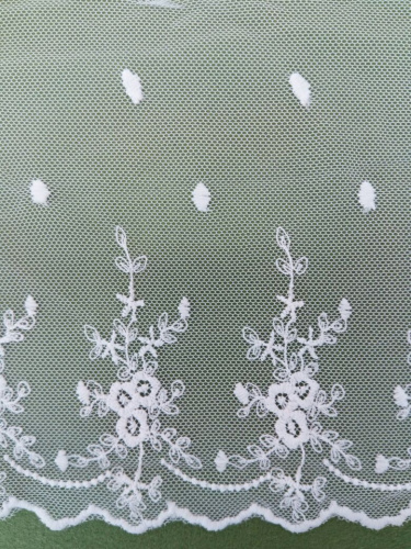 Кружево на сетке Цветы малые 15 см | Галерея фото | Pava.pro Кружево на сетке Цветы малые 15 см - фото товара