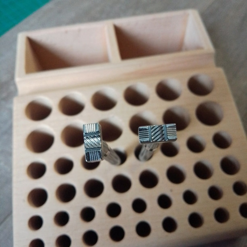 Штамп для тиснения по коже X500 Япония | Галерея фото | Pava.pro Штамп для тиснения по коже X500 Япония X500 - фото товара