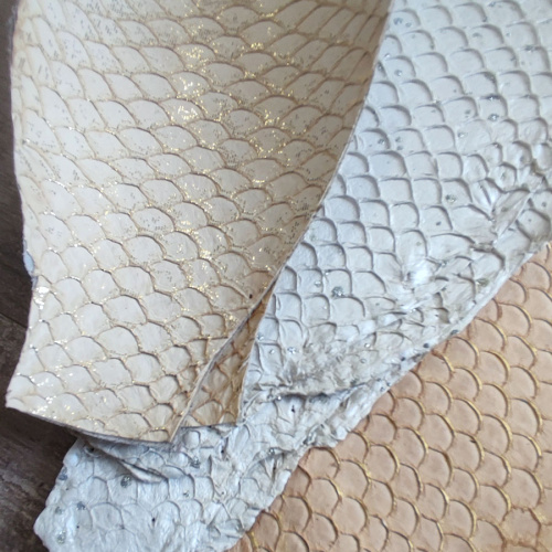 Кожа рыбы 0,7 мм Карп с блестящими чешуйками фото 3