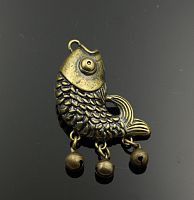 Подвеска латунная Рыбка с бубенцами  - купить для кожевенного хобби