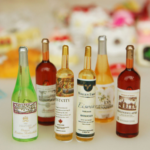 Бутылочки с вином для кукол Миниатюра Бутылочки с вином для кукол Миниатюра