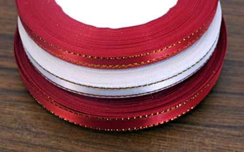 Лента атласная с золотым бордюром 7 мм фото 2 Лента атласная с золотым бордюром 7 мм фото 2