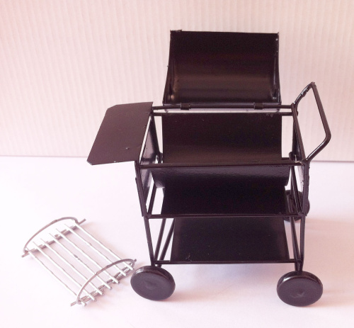 Жаровня на колесиках для кукольного дома  BBQ 001 - фото товара фото 2
