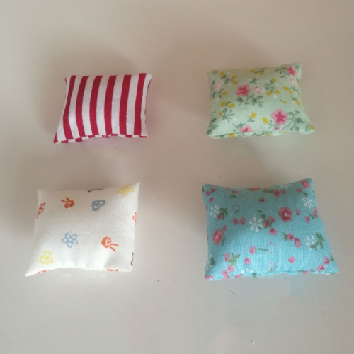 Подушка для кукол Разные расцветки Подушка для кукол Разные расцветки
