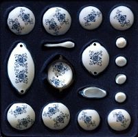 Фарфоровый столовый сервиз для кукол с Синим орнаментом 17 предметов  - купить для кожевенного хобби