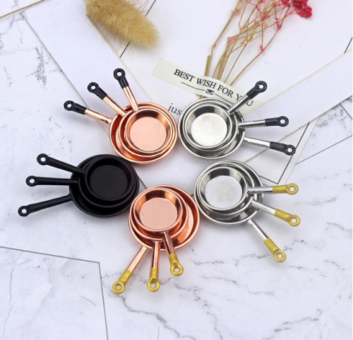 Сковорода для кукол Набор 3 шт. Сковорода для кукол Набор 3 шт.