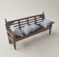 Диван для кукол с 4 подушками Миниатюра 1:12  - купить для кожевенного хобби