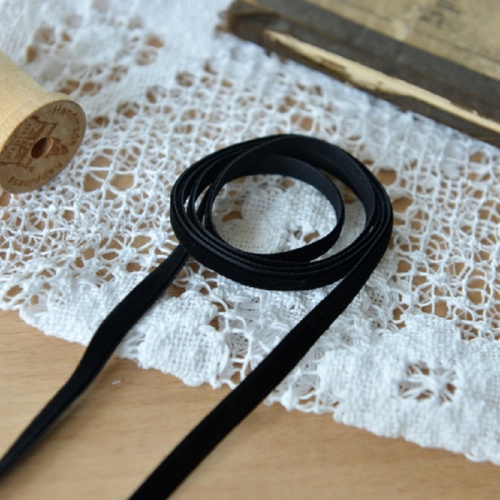 Лента бархатная 9 мм Лента бархатная 9 мм