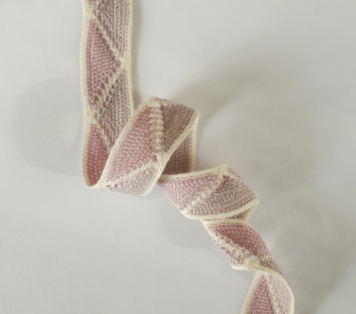 Тесьма хб вязаная Розово-сиреневая 23 мм | Галерея фото | Pava.pro фото 2 Тесьма хб вязаная Розово-сиреневая 23 мм TV-013 - фото товара фото 2