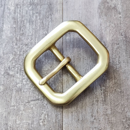 Пряжка 35 мм латунная с перекладиной L63 | Галерея фото | Pava.pro Пряжка 35 мм латунная с перекладиной L63 PR 35L-63 - фото товара