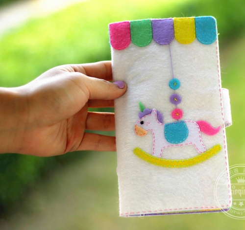 Вырубка из фетра Кошелек с лошадкой | Галерея фото | Pava.pro Вырубка из фетра Кошелек с лошадкой - фото товара