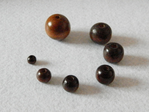 Бусины деревянные темные 6-25 мм Бусины деревянные темные 6-25 мм