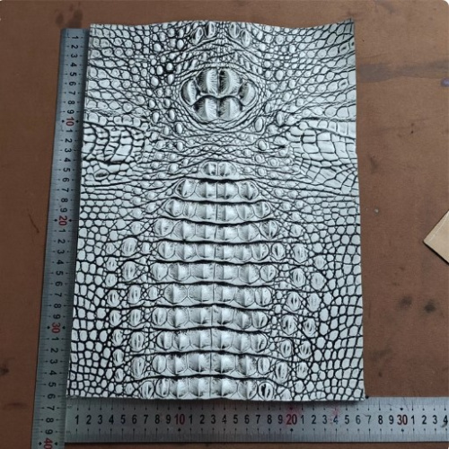 Кожа Крс в формате 35,5*25,5 см с тиснением под крокодила фото 2