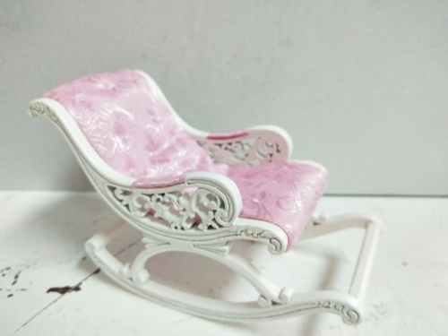 Кресло-качалка для кукол розовая обивка | Галерея фото | Pava.pro Кресло-качалка для кукол розовая обивка - фото товара