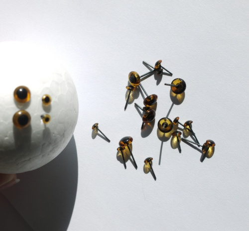 Глазки-гвоздики коричневые стеклянные для игрушек 2шт фото 3 Глазки-гвоздики коричневые стеклянные для игрушек 2шт фото 3