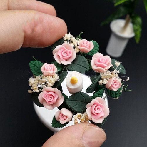 Цветы в венке со свечой для кукольного дома 1:12  KP Z013 - фото товара фото 3