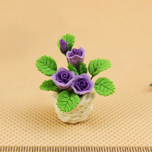 Розы в белом горшочке для кукольного дома 1:12 фото 4