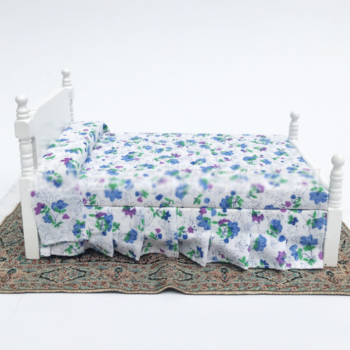 Кровать для кукол Белая с цветным матрасиком | Галерея фото | Pava.pro Кровать для кукол Белая с цветным матрасиком - фото товара