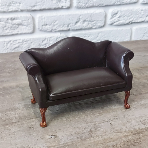 Диван для кукол Классика коричневый Миниатюра 1:12 | Галерея фото | Pava.pro Диван для кукол Классика коричневый Миниатюра 1:12 - фото товара