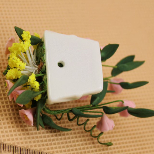 Цветы в настенном кашпо для кукольного дома 1:12  KN Z11 - фото товара фото 2