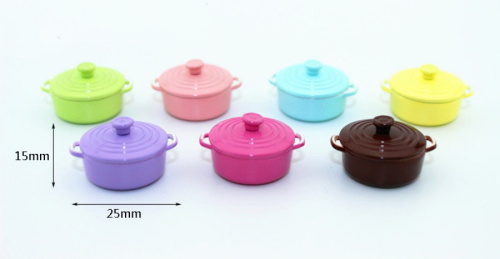 Кастрюли разноцветные для кукольной кухни фото 3