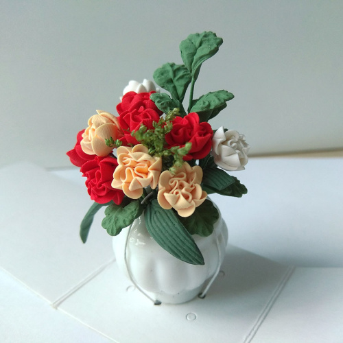 Букет в белом вазоне для кукольного дома 1:12 фото 5 Букет в белом вазоне для кукольного дома 1:12 фото 5