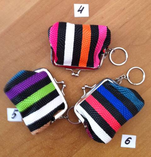 Сумочки для куклы с фермуаром фактурные пестрые фото 2