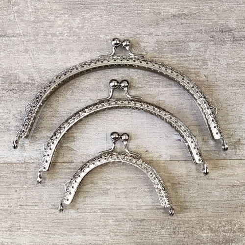 Фермуар пришивной серебро полукруглый 8,5-14,5 см Фермуар пришивной серебро полукруглый 8,5-14,5 см