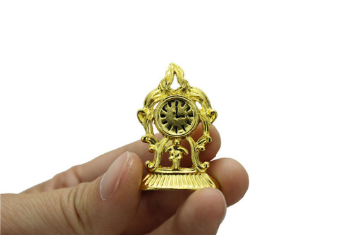 Часы настольные в золотом корпусе для румбокса Миниатюра 1:12  AN E111 - фото товара фото 2