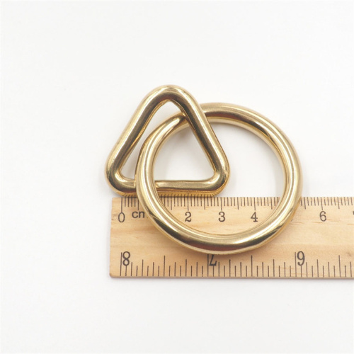 Кольцо + треугольник для недоуздка Латунь | Галерея фото | Pava.pro фото 2 Кольцо + треугольник для недоуздка Латунь P019L - фото товара фото 2