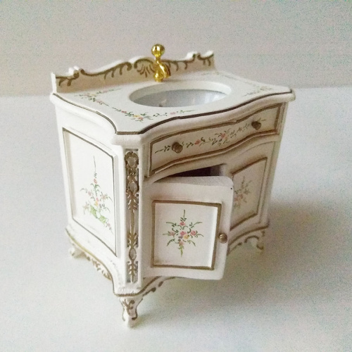 Миниатюра для кукол Набор для ванной комнаты Золото на белом  D BZP-001 - фото товара фото 7