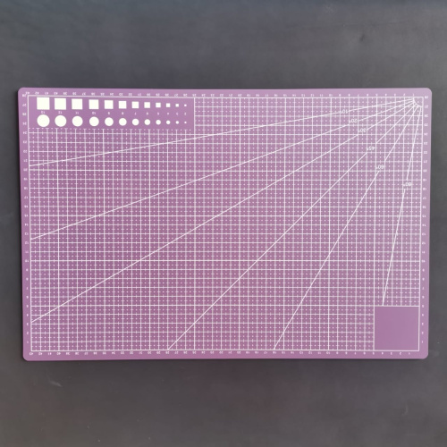 Мат А3 двусторонний для резки 30*45 см, цветной, толщ. 3 мм фото 4 Мат А3 двусторонний для резки 30*45 см, цветной, толщ. 3 мм фото 4