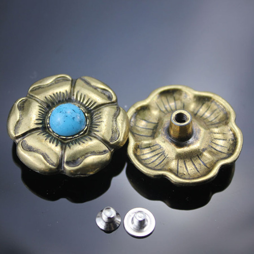 Кончо для кожаных изделий 27 мм Шестилистник с декоративными вставками фото 3