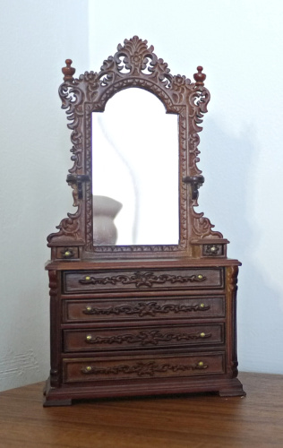 Комод для кукол резной с зеркалом Миниатюра 1:12 | Галерея фото | Pava.pro Комод для кукол резной с зеркалом Миниатюра 1:12 - фото товара