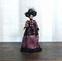 Кукла Дама в лиловом платье Миниатюра 1:12  - купить для кожевенного хобби