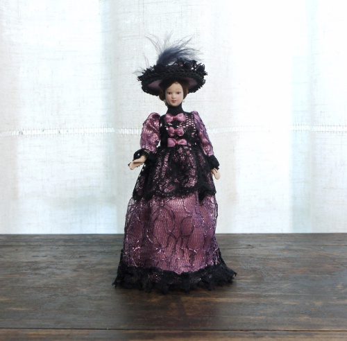 Кукла Дама в лиловом платье Миниатюра 1:12 | Галерея фото | Pava.pro Кукла Дама в лиловом платье Миниатюра 1:12 - фото товара