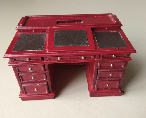 Миниатюра для кукол Стол письменный Махагон | Галерея фото | Pava.pro Миниатюра для кукол Стол письменный Махагон - фото товара