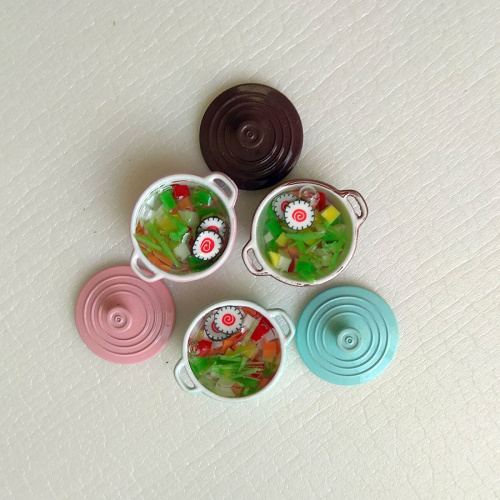 Кастрюли с супом для кукольной кухни фото 2 Кастрюли с супом для кукольной кухни фото 2