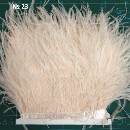 Перья страуса на ленте фото 2