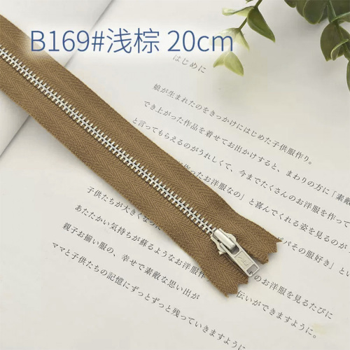 Молния металлическая №3 20см зубья под серебро YKK Япония фото 2 Молния металлическая №3 20см зубья под серебро YKK Япония фото 2